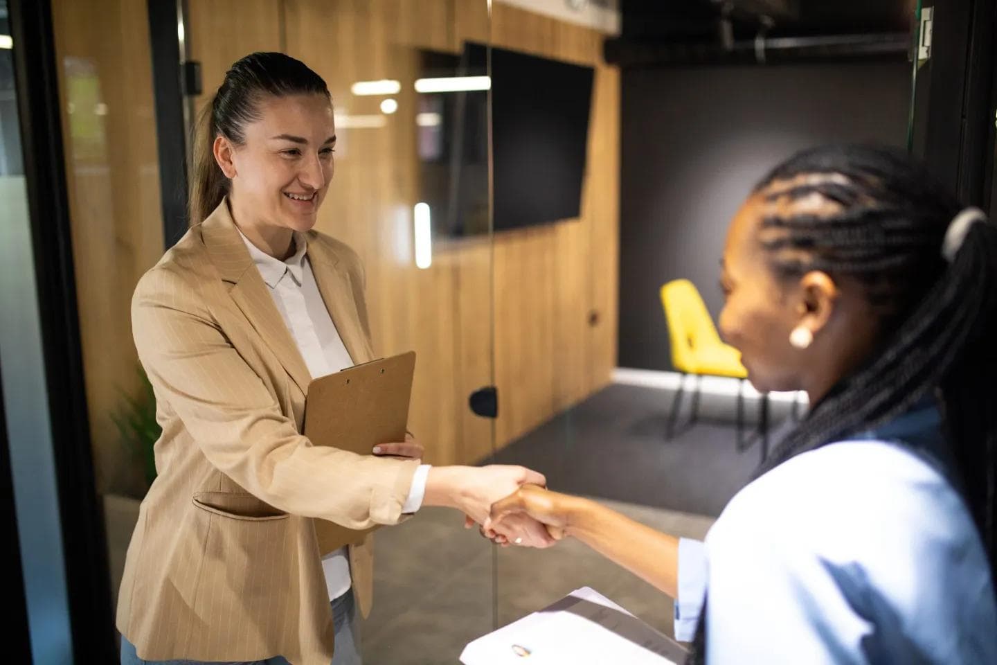 woman meeting hr - PwC Case Interview